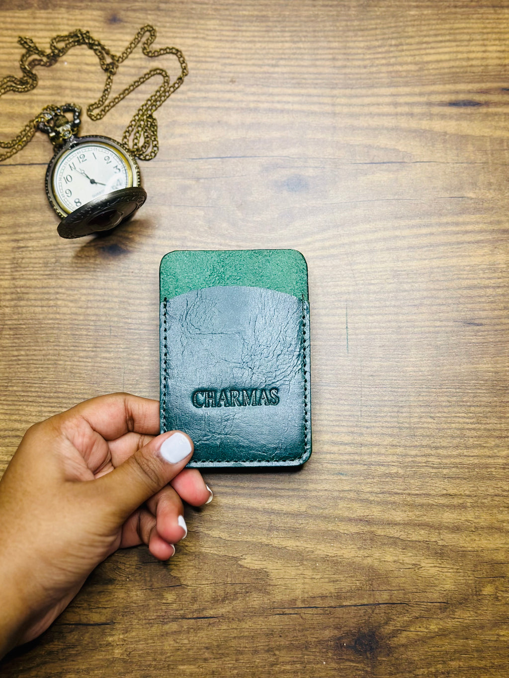 Minimalist card holder showing sleek design and functionality
